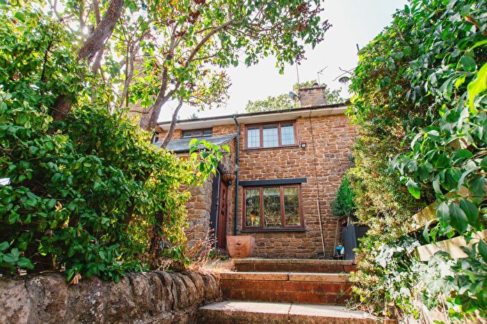 3 Bedroom Terraced House For Sale In Shotteswell, Vicarage Close, OX17