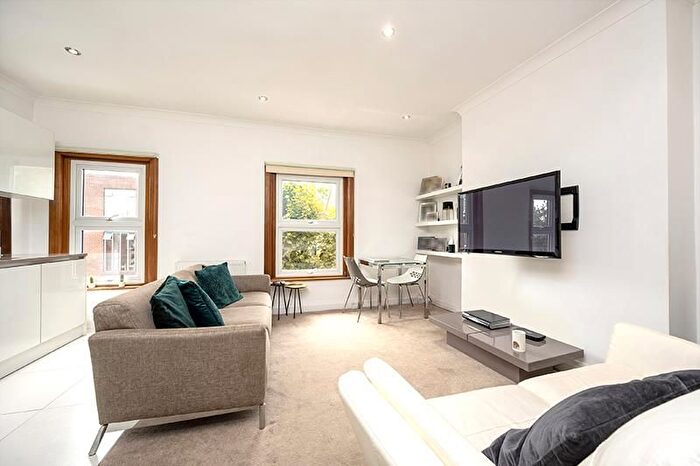2 Bedroom Flat For Sale In Cressy Road, Hampstead Heath, NW3