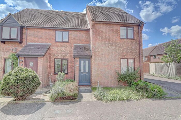 2 Bedroom Terraced House For Sale In Bridge Street, Great Kimble, Aylesbury, Buckinghamshire, HP17
