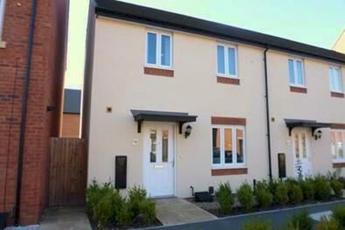 3 Bedroom Semi-Detached House To Rent In Angelica Road, Lincoln, LN1