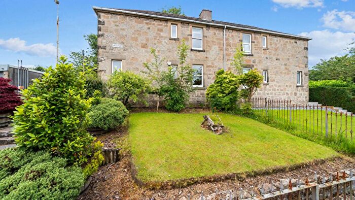 3 Bedroom Semi-Detached House For Sale In Hillcrest, Carmunnock, G76