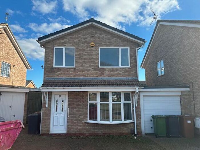 3 Bedroom House To Rent In Oakley Drive, Wellingborough, NN8