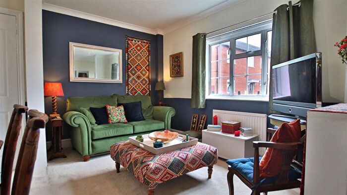 2 Bedroom Maisonette For Sale In Stokes Court, Oldbury Road, Tewkesbury, GL20