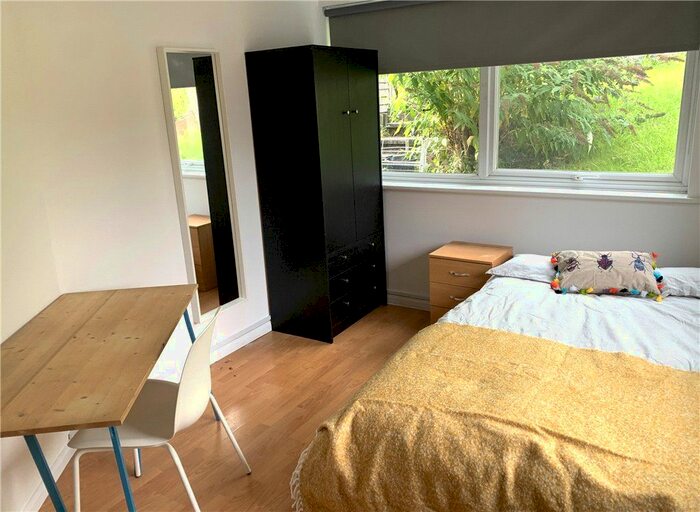5 Bedroom Semi-Detached House To Rent In Guildford Park Avenue, Guildford, Surrey, GU2