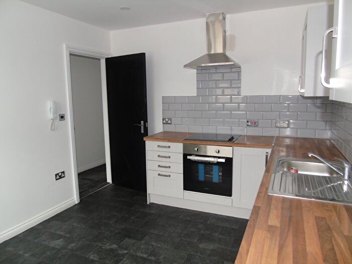 3 Bedroom Flat To Rent In Ruby Street, Adamsdown, Cardiff, CF24
