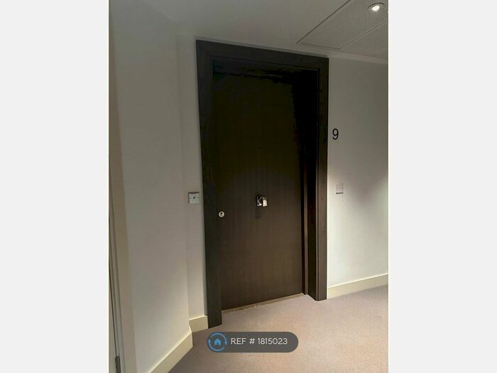 2 Bedroom Flat To Rent In Wellington House, London, SW1E