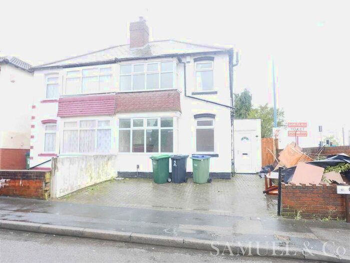 2 Bedroom Semi-Detached House To Rent In Cygnet Road, West Bromwich B70