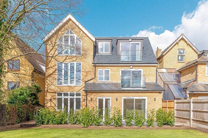 2 Bedroom Flat To Rent In Dunheved Road North, Croydon, Thornton Heath, CR7