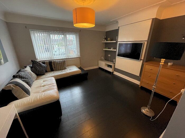 2 Bedroom Flat To Rent In Greystone Road, Broadgreen, Liverpool, L14