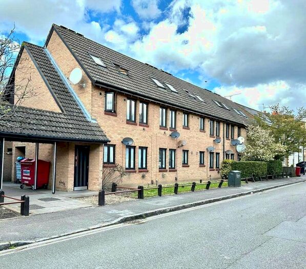 1 Bedroom Studio To Rent In Stephenson Court, Osborne Street, Slough, SL1