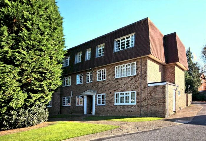 1 Bedroom Flat To Rent In Mount Hermon Road, Woking, Surrey, GU22