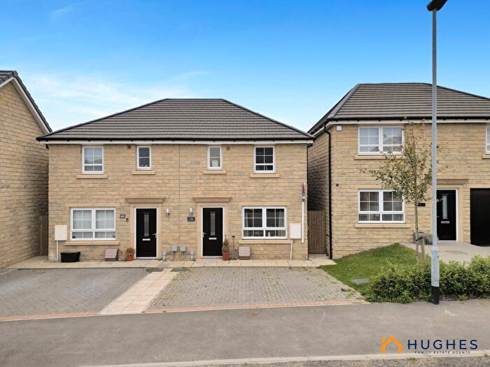 3 Bedroom Semi-Detached House For Sale In White Hart Road, Penistone, S36