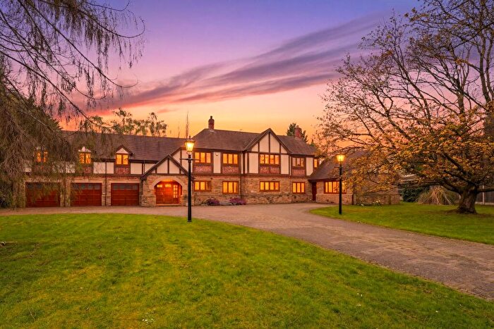 6 Bedroom Detached House For Sale In Birchwood Dell, Bessacar, Doncaster, DN4