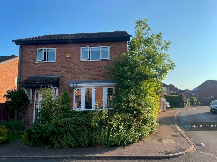 4 Bedroom Detached House To Rent In Connaught Way, Bedford, MK41