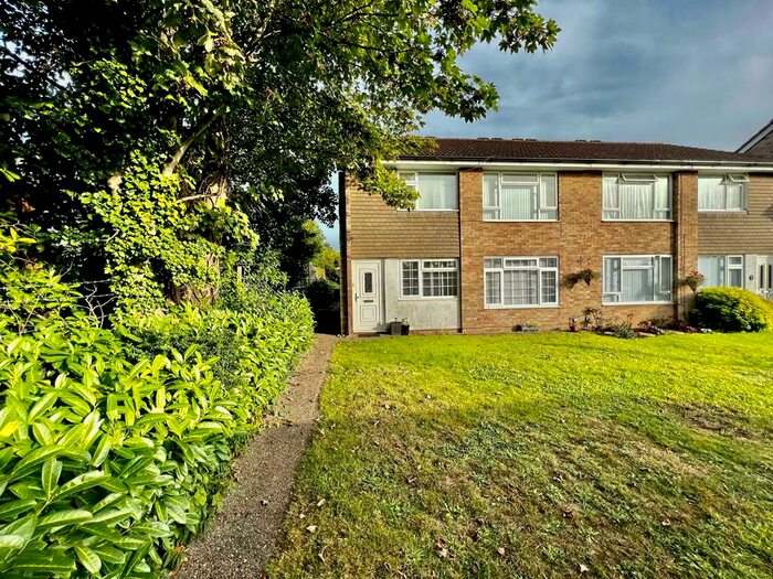 2 Bedroom Maisonette To Rent In Killarney Close, Southampton, SO19