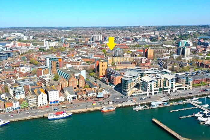 1 Bedroom Apartment For Sale In Globe Lane, Poole, BH15