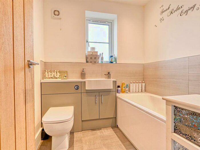 3 Bedroom Detached House For Sale In Cavendish Street North, Old Whittington, Chesterfield, Derbyshire, S41