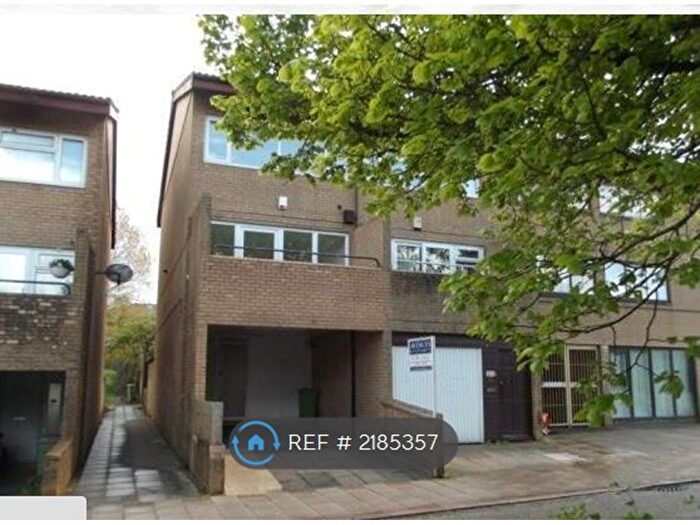 4 Bedroom End Of Terrace House To Rent In Bramble Avenue, Milton Keynes, MK14