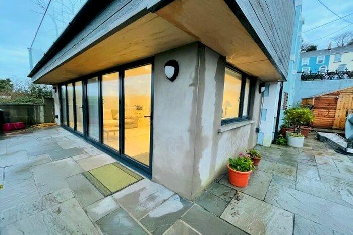 2 Bedroom Flat To Rent In Penally, Tenby, SA70