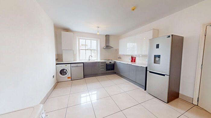 3 Bedroom Maisonette To Rent In Chesham Road, Brighton, BN2