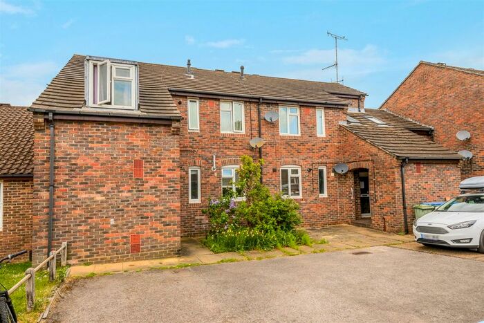 1 Bedroom Flat To Rent In Roebuck Close, Horsham, West Sussex, U, RH13