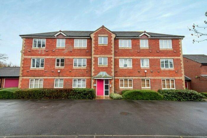 2 Bedroom Flat To Rent In Breadels Field, Basingstoke RG22