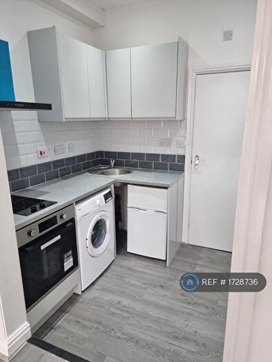 Studio To Rent In Pershore Road, Selly Park, Birmingham, B29