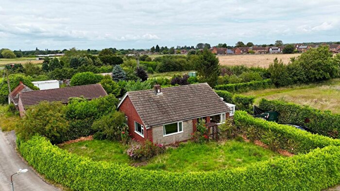 2 Bedroom Property For Sale In Field Lane, Morton, DN21