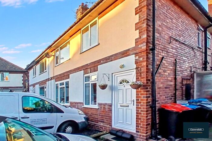 2 Bedroom Flat To Rent In Redland Close, Chester, CH4
