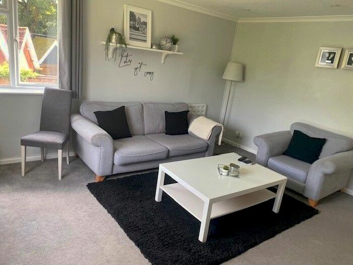 2 Bedroom Maisonette To Rent In Garratts Lane, Banstead, SM7