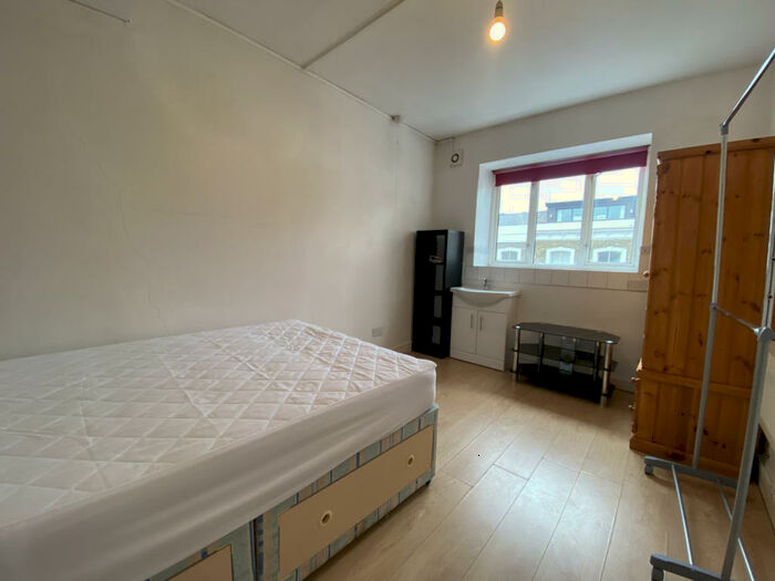 Studio To Rent In Holloway Road, Holloway, London, N7