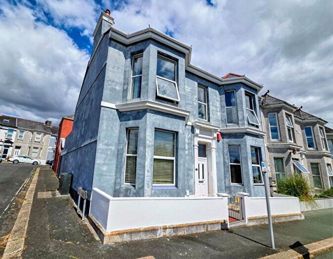 4 Bedroom End Of Terrace House For Sale In Knighton Road, Plymouth, PL4