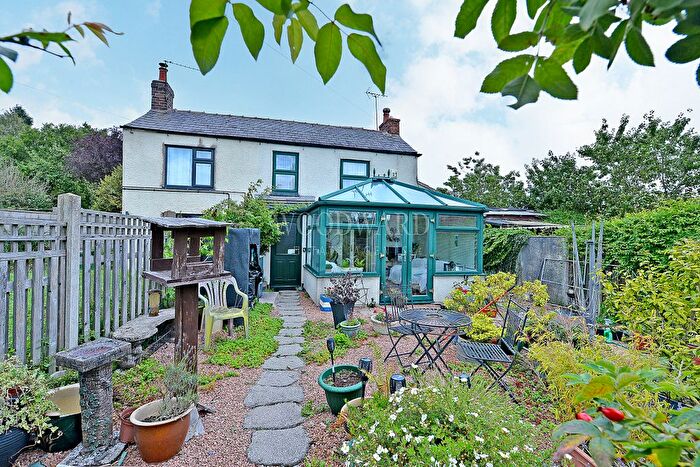 3 Bedroom Cottage For Sale In Nottingham Road, Codnor, DE5