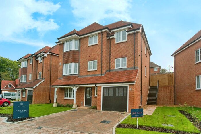 4 Bedroom Detached House For Sale In London Road, Battle, TN33