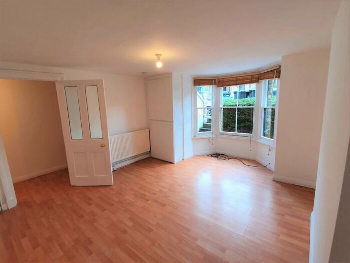 1 Bedroom Ground Flat To Rent In Trinity Road, East Finchley, N2