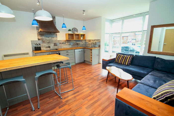 2 Bedroom Flat To Rent In Vesper Road, Kirkstall, LS5