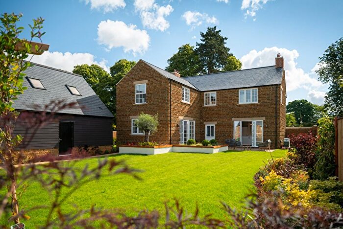 5 Bedroom Detached House For Sale In Sibford Ferris, Banbury, Oxfordshire, OX15