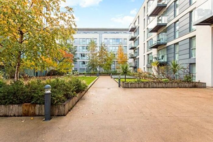 1 Bedroom Flat To Rent In Station Approach, Hayes, UB3