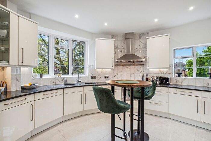 4 Bedroom Flat To Rent In Heath Rise, Kersfield Road, SW15