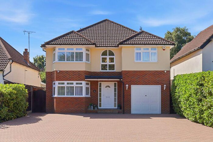 4 Bedroom Detached House To Rent In Chelmsford Road, Brentwood, CM15