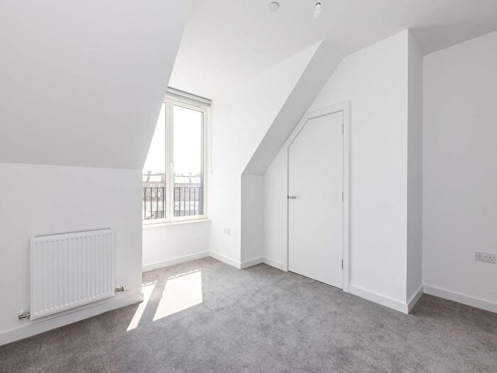 3 Bedroom Flat To Rent In Temple Park Crescent, Polwarth, Edinburgh, EH11