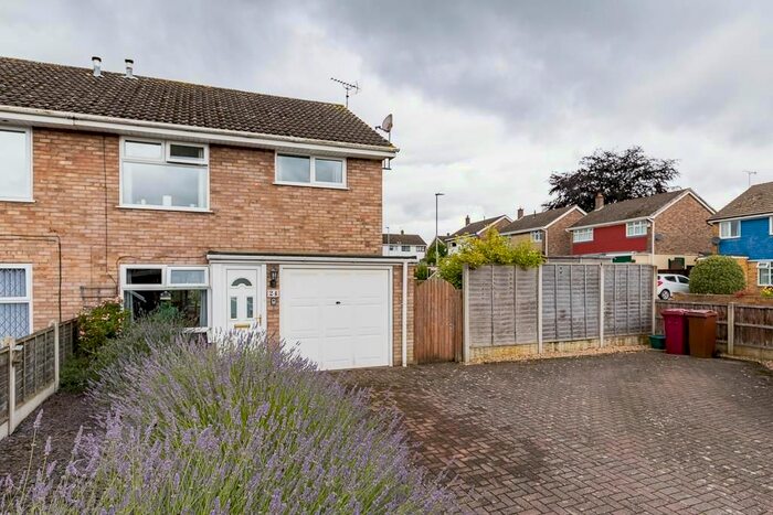 3 Bedroom Semi-Detached House To Rent In Beagle Close, Broughton, Brigg, DN20