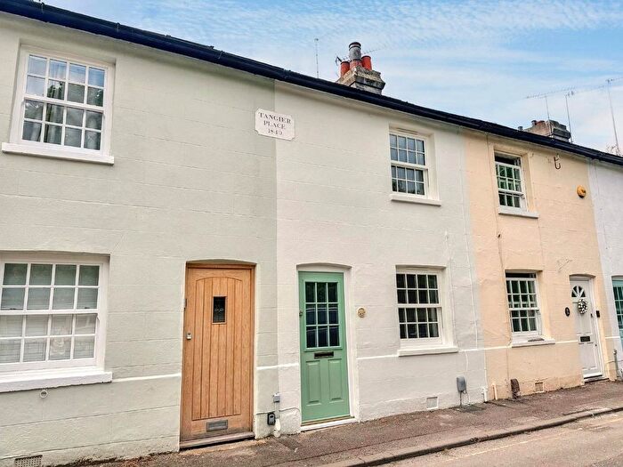 2 Bedroom Property To Rent In Tangier Lane, Eton, SL4