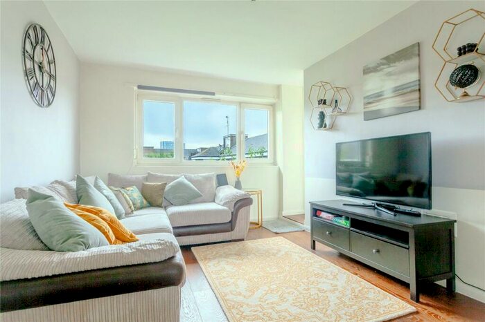 2 Bedroom Flat To Rent In Mavor House, Bryan Street, N1