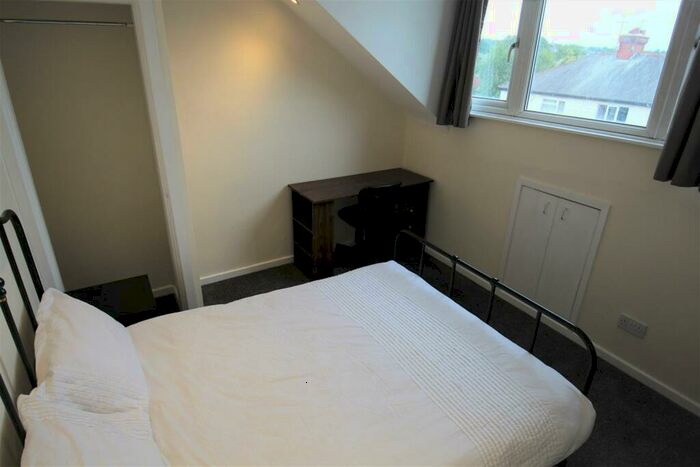 5 Bedroom Terraced House To Rent In Newport View, Burley, Leeds, LS6