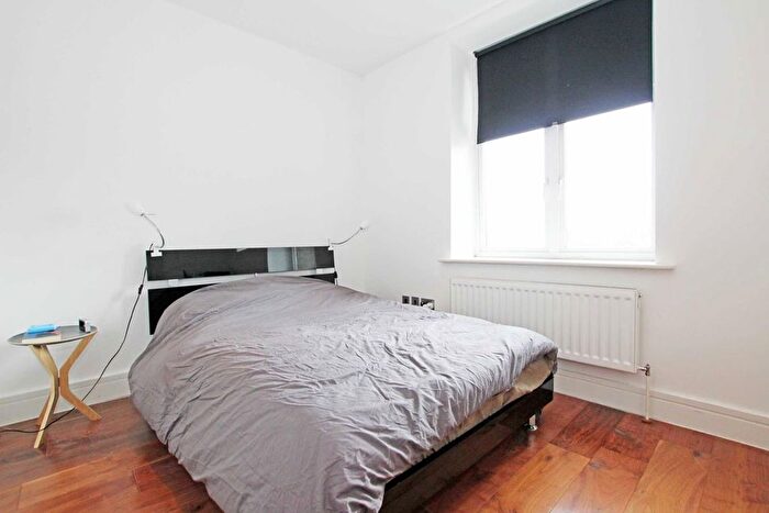 1 Bedroom Flat To Rent In Chiswick High Road, Chiswick, W4