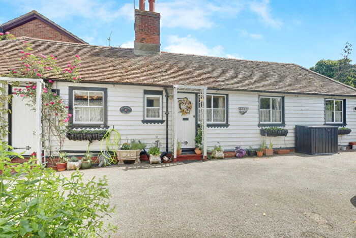 2 Bedroom Cottage For Sale In High Street, Shoeburyness, SS3