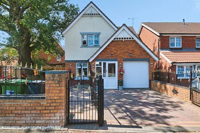 3 Bedroom Detached House For Sale In Ludworth Avenue, Marston Green, Birmingham, B37