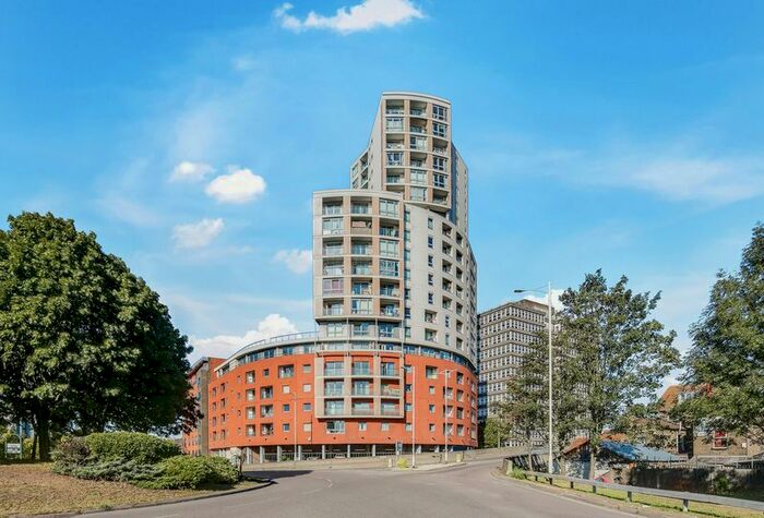 1 Bedroom Flat To Rent In Raphael House, Ilford, IG1