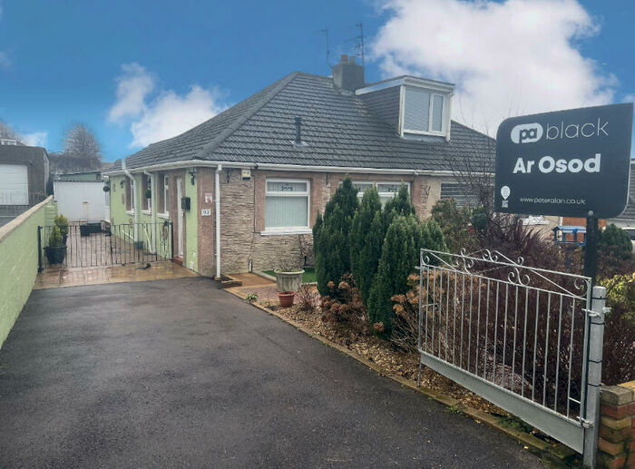 2 Bedroom Bungalow To Rent In Merlin Crescent, Bridgend, CF31